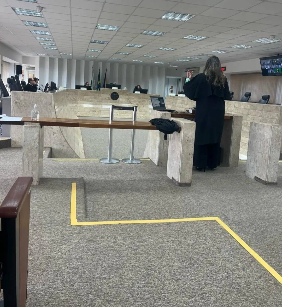 Dra. Larissa Muniz em sustentação oral perante o tribunal
